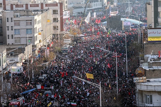 In Pictures: Tehran holds huge funeral procession for martyred commanders