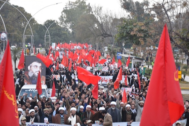 تظاهرات ضدآمریکایی هزاران پاکستانی همزمان با سفر معاون پامپئو به اسلام آباد + تصاویر