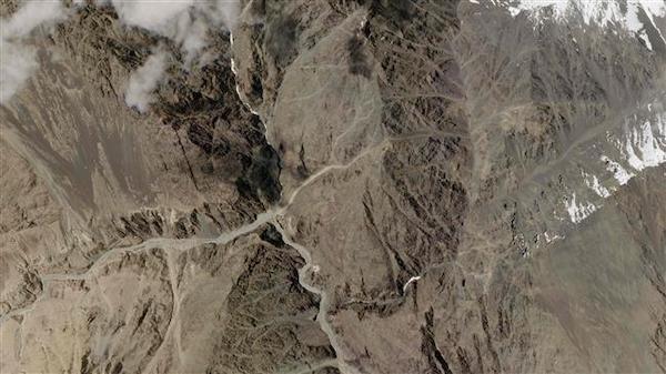 India warns China against �exaggerated� claim to border area