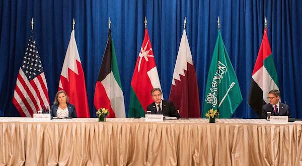 Russian diplomat applauds Arab states for �learning from past, revising stance� on Iran deal