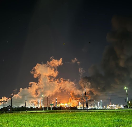 Major blaze after ‘explosion’ at ExxonMobil plant (PHOTOS, VIDEO)
