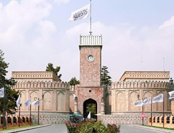 دیدار رئیس عمومی دفتر رئیس الوزرای طالبان با زنان متشبث