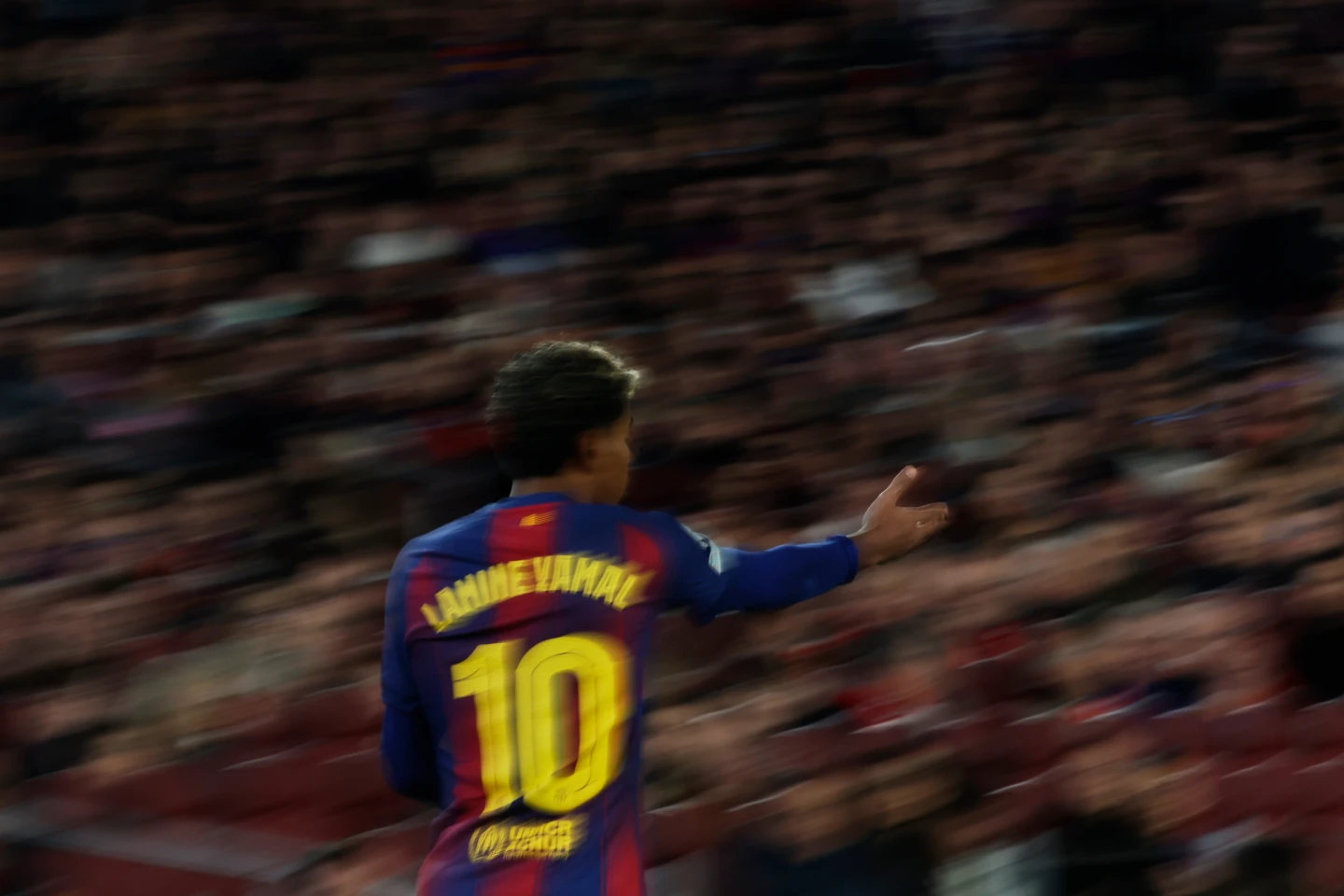 Barcelona 2-1 Eintracht Frankfurt: Kounde double boosts Flick`s knockout-stage push / Flick downplays Yamal’s reaction to late substitution