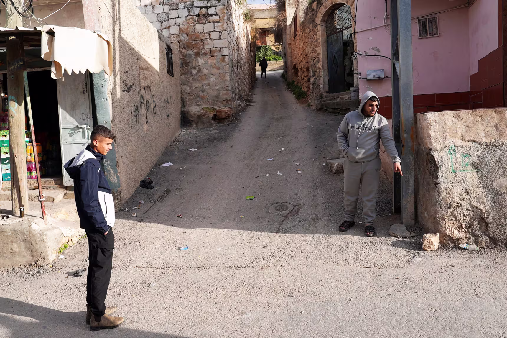 Palestinian teenager shot dead at close range by Israeli soldiers