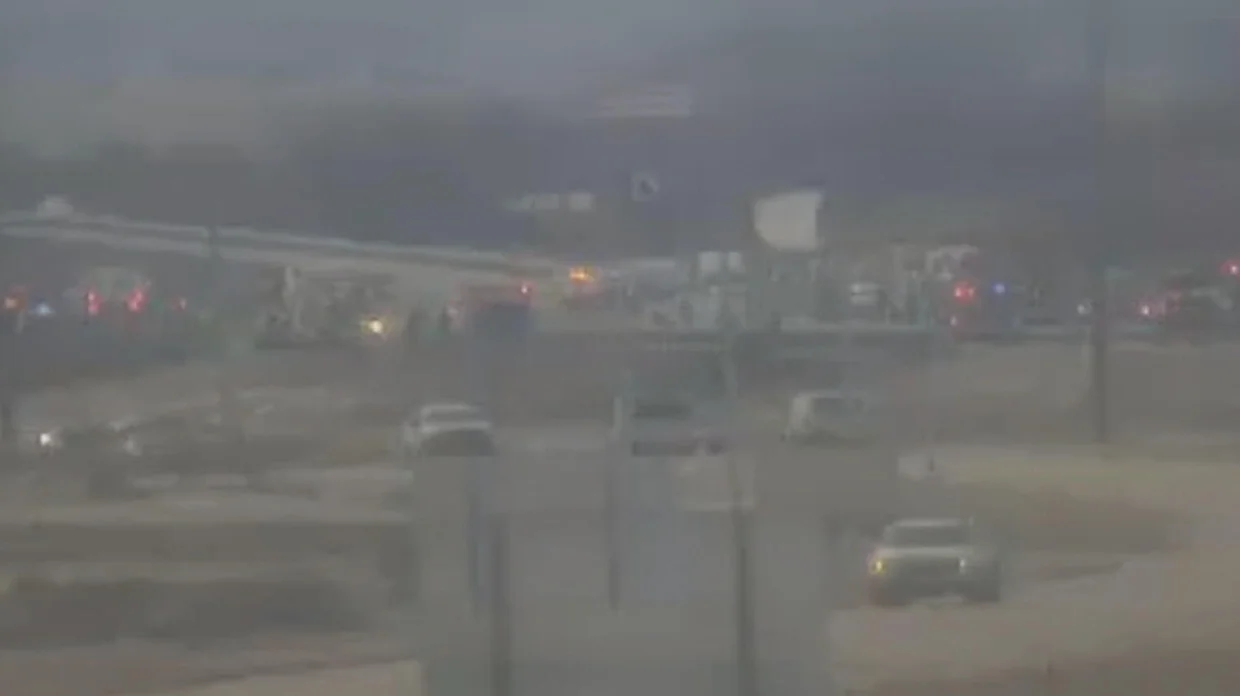 Colorado State Patrol says 4 killed in crash on I-25 near Pueblo involving at least 30 vehicles