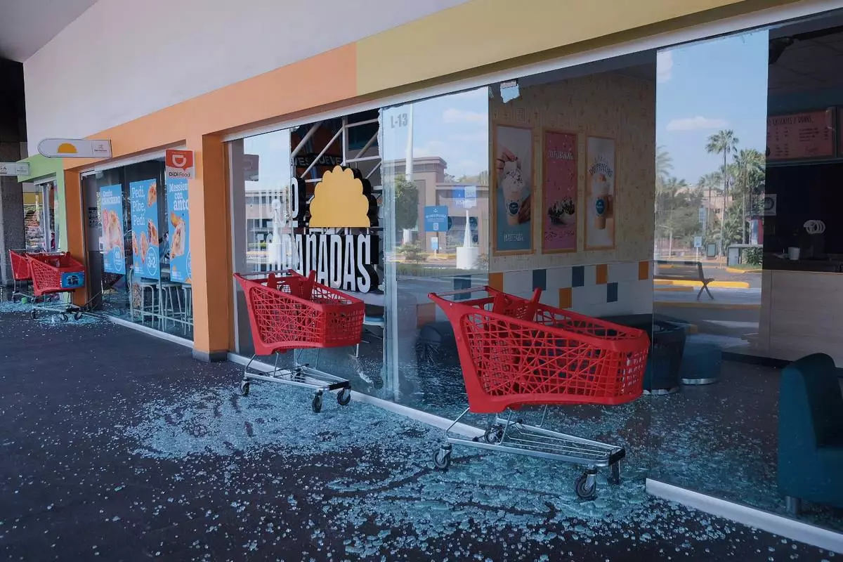 Photos of violence in Mexico after the army killed cartel boss Nemesio `El Mencho` Oseguera