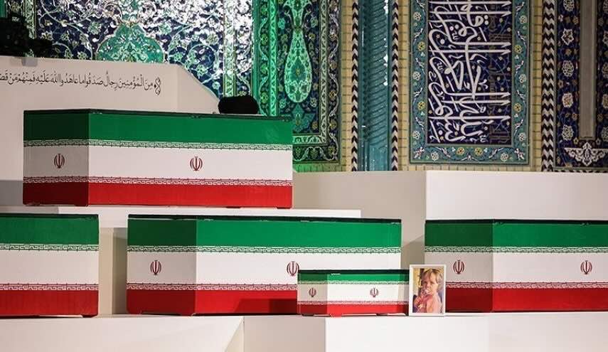 شاهد بالصور.. الضيوف الاجانب يؤدون الاحترام للجثمان الطاهر للإمام الشهيدآية الله السيد علي الخامنئي(قدس سره)