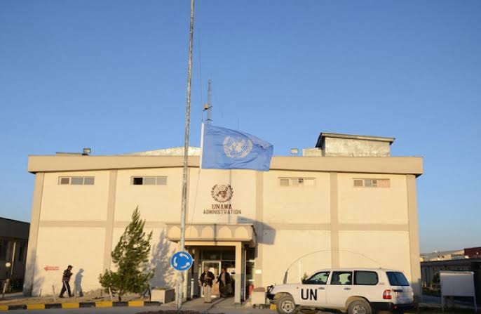 مجاهد: یوناما در وساطت میان افغانستان و جهان موفق نبوده است