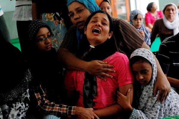 Stop Killing the Burmese Muslims!photo and VIDEO
