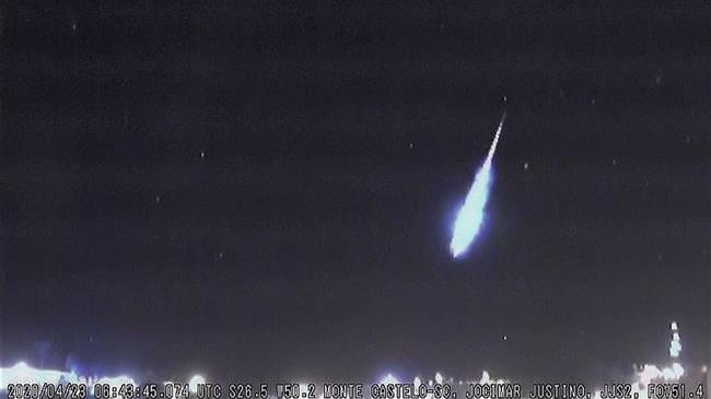Meteorite explodes, crashes into Brazil+video