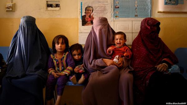  یونیسف بار دیگر درباره خطر مرگ یک میلیون کودک به دلیل سوءتغذیه در افغانستان هشدار داد