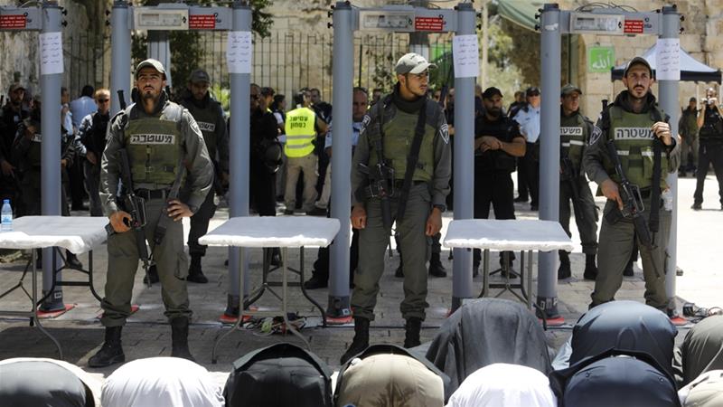 Muslims Refuse to Enter Al Aqsa Mosque Protesting Israeli Security Measures