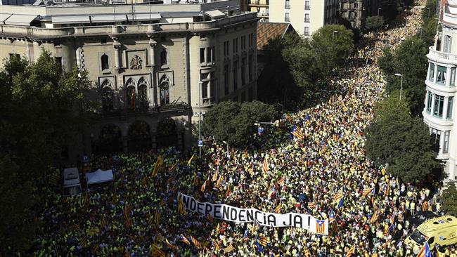  Hundreds of thousands rally for Catalans independence from Spain
